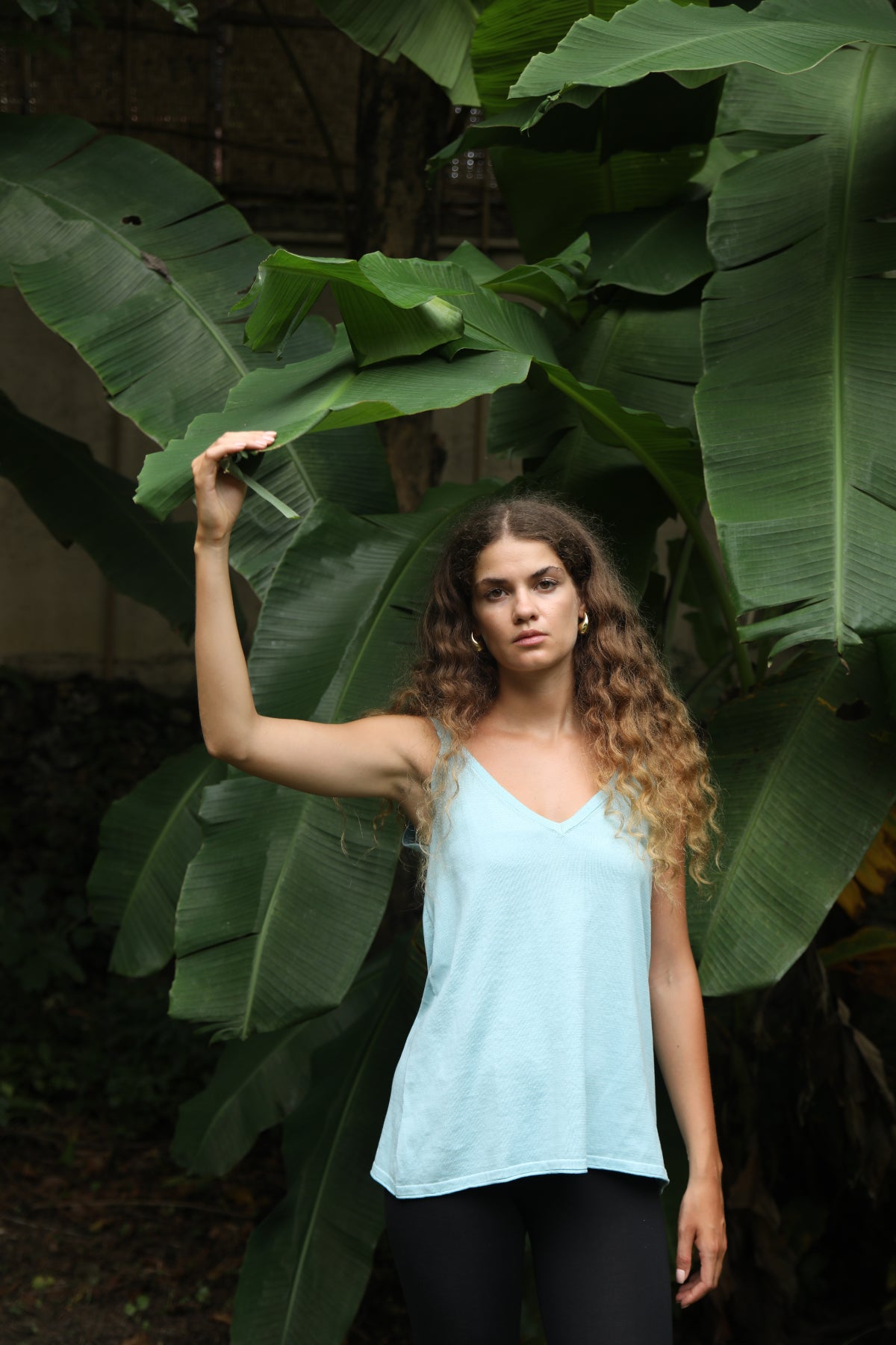 The Reversible Versatile Tank Scoop or V