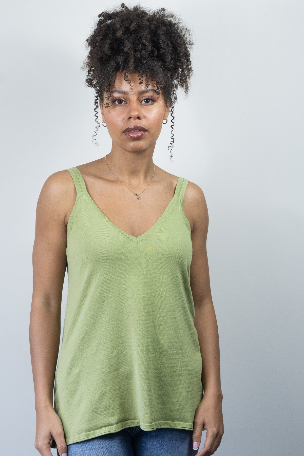 The Reversible Versatile Tank Scoop or V